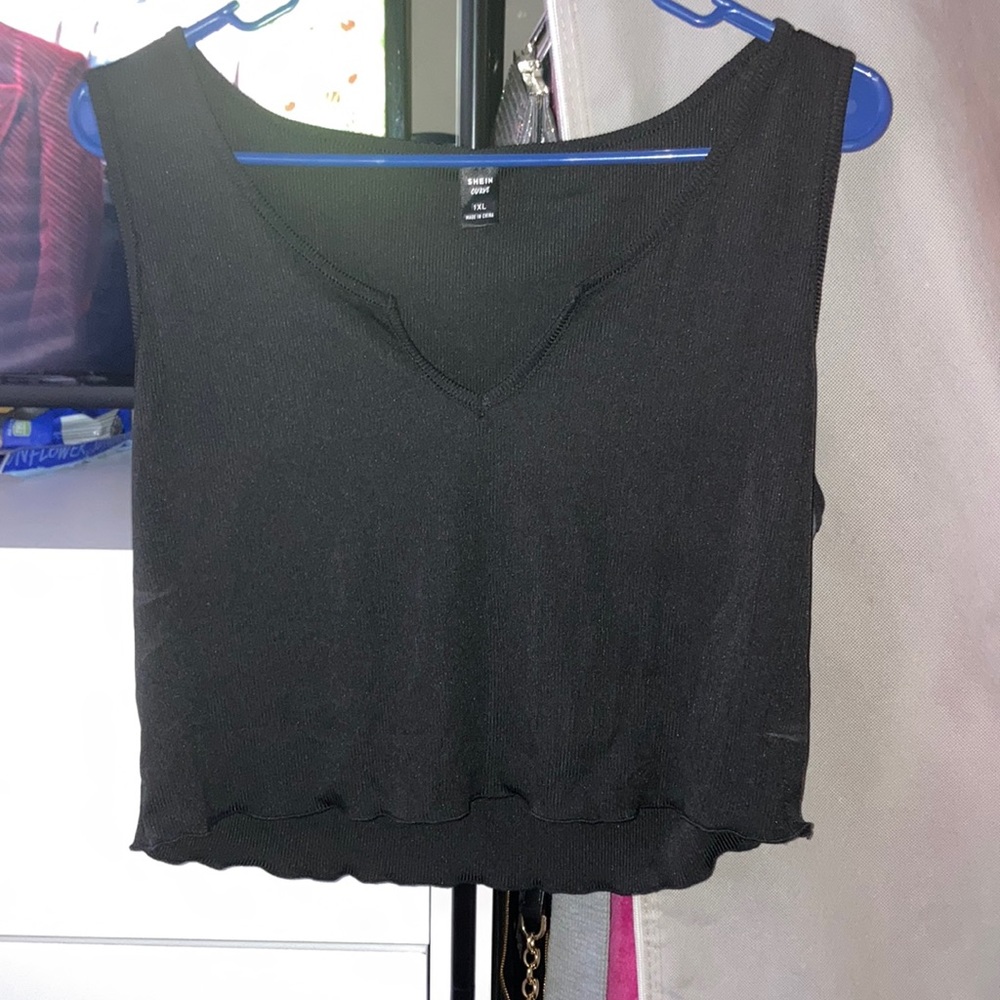 SHEIN: Crop top